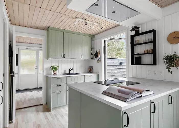 1602-aakirkeby-bonamarken-8 * Vester Somarken